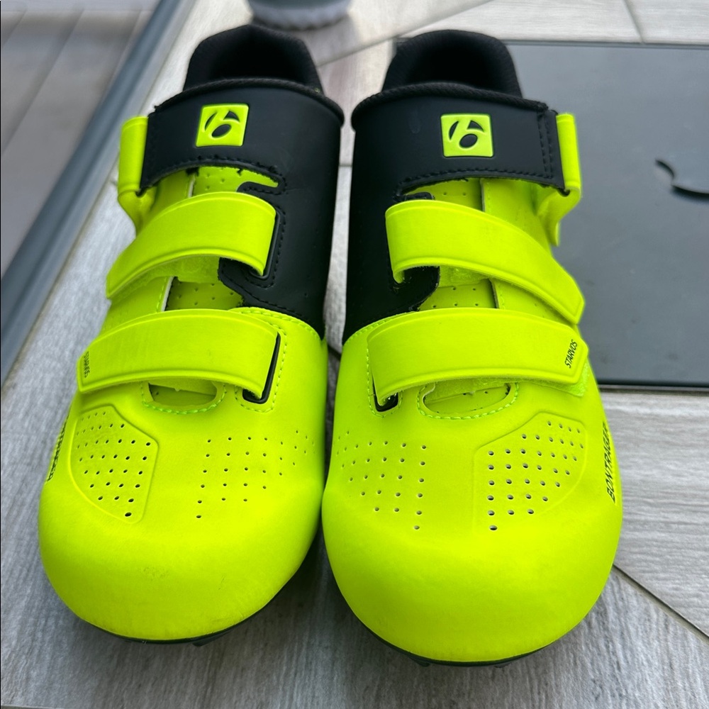 Bontrager Stravos  Size 44/US men’s sz 11
Cycling Biking Shoes Neon Yellow Black